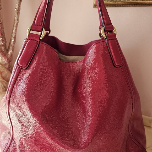 Gucci Fuchsia Leather Shoulder Bag - Picture 7 of 12